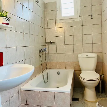 Apartment Lolaos 1
